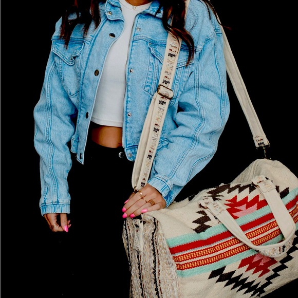 Last one! Aztec inspired travel duffle bag π©΅βοΈ! - Picture 2 of 6